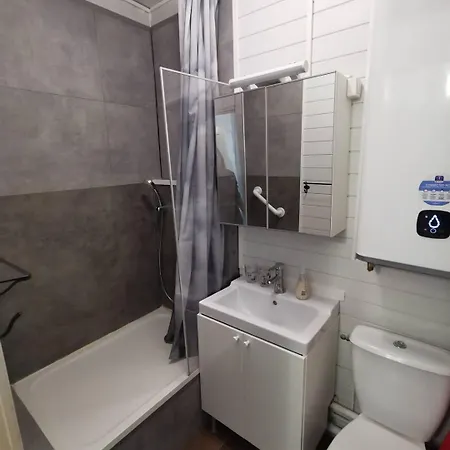 As18262 - En Centre Apartment *